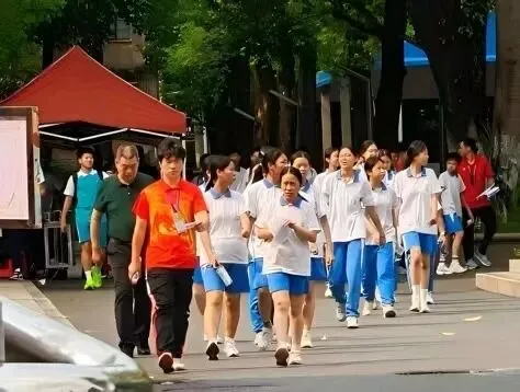 院领导深入广州体育中考考点检查慰问学生实践工作 第10张