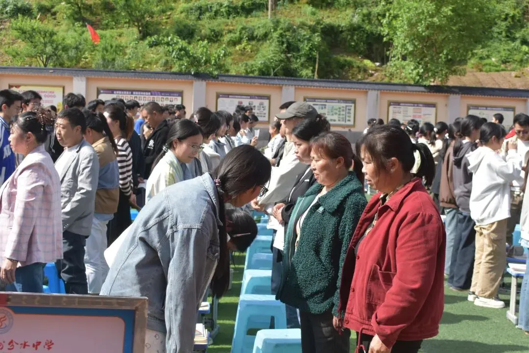 万州分水中学隆重举行中考冲刺动员暨家长会 第31张