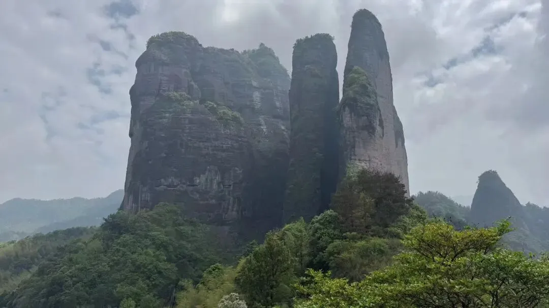 英语期中测评试卷,大家觉得怎么样? 第1张