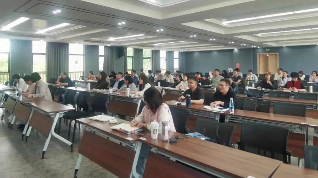 【附中资讯】聚焦中考复习 共探教学新径——桐乡市初中社会教研活动在桐高附中举行 第1张