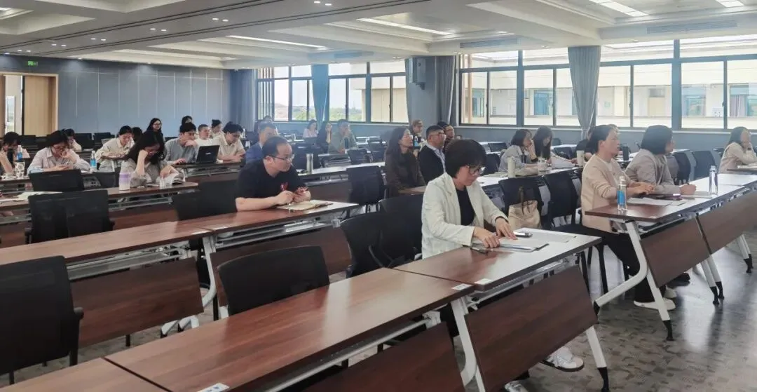 【附中资讯】聚焦中考复习 共探教学新径——桐乡市初中社会教研活动在桐高附中举行 第2张