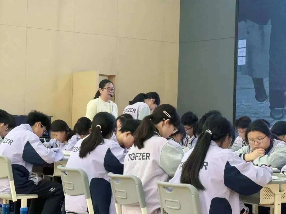 【附中资讯】聚焦中考复习 共探教学新径——桐乡市初中社会教研活动在桐高附中举行 第5张