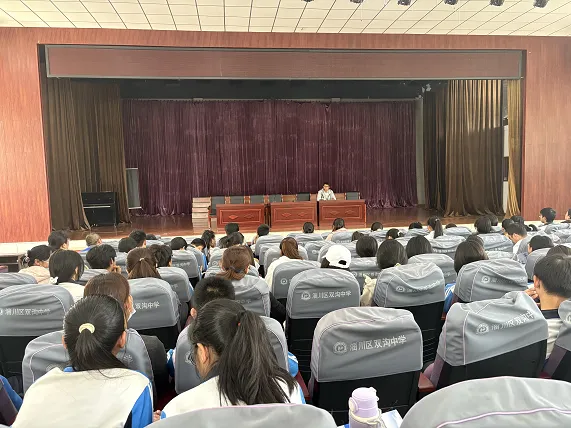 全环境立德树人 战斗吧,少年——距离中考不足50天,一场为心灵注入力量的大会 第11张