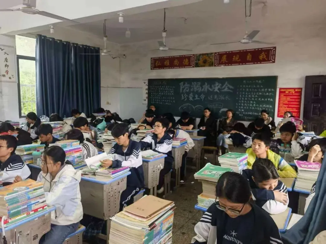 深耕课堂促提升 凝心聚力备中考——临川五中初三年级开展集体公开课活动 第22张