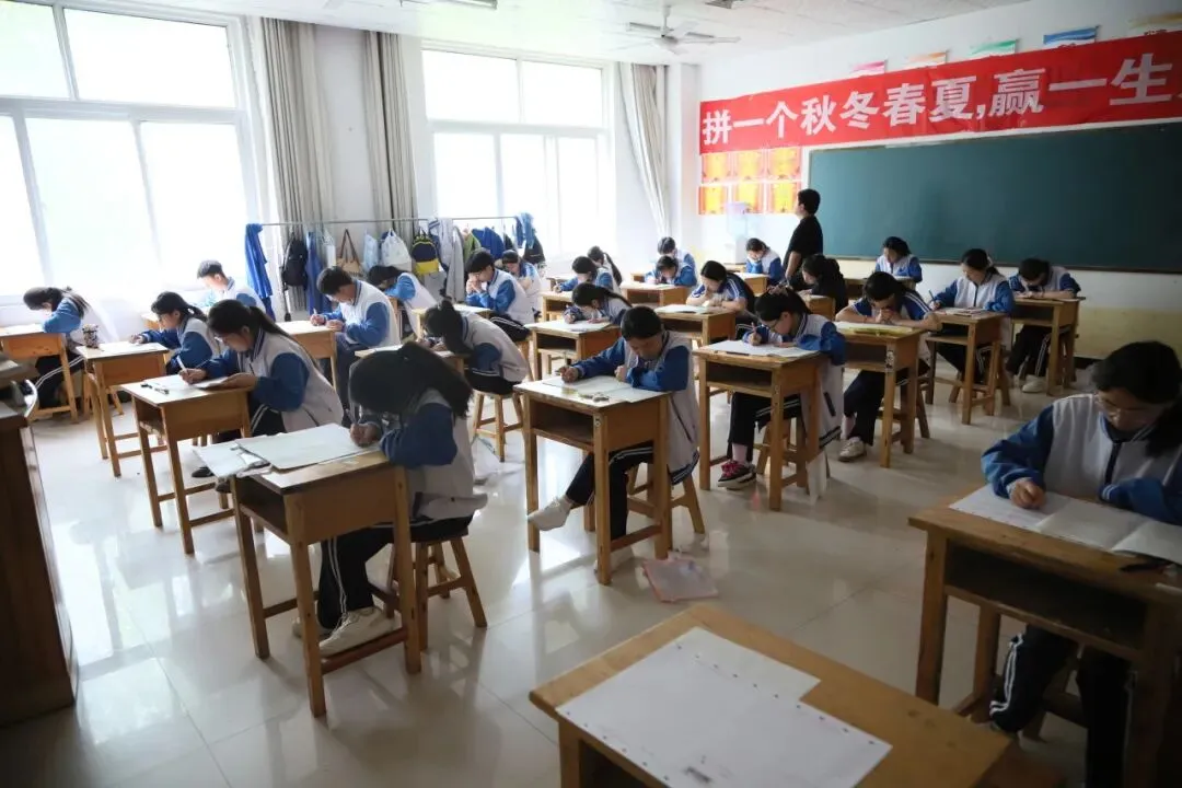 云天职教高三年级第三次模拟考试圆满落幕——全真模拟高考流程,助力学子备战高考 第20张