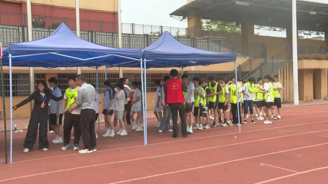都昌县2026年体育中考圆满落幕,7591名学子考场展风采 第1张