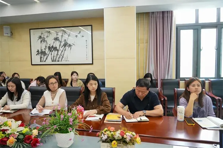 【中考备考·英语组】精研中考明方向 凝心聚力备新程----我校英语组备考研讨会圆满召开 第6张