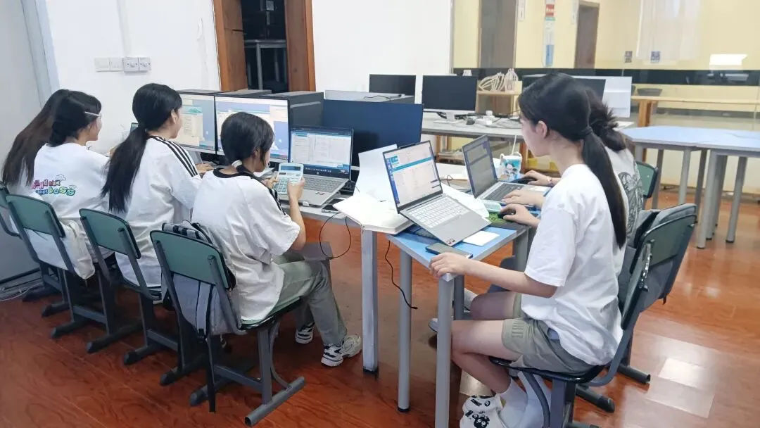 她是一道光——从中考失利到国家奖学金,这个职校女孩用三年照亮了自己 第14张