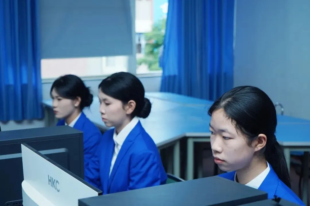 她是一道光——从中考失利到国家奖学金,这个职校女孩用三年照亮了自己 第17张