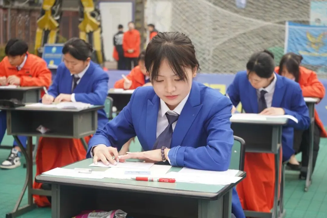 她是一道光——从中考失利到国家奖学金,这个职校女孩用三年照亮了自己 第26张