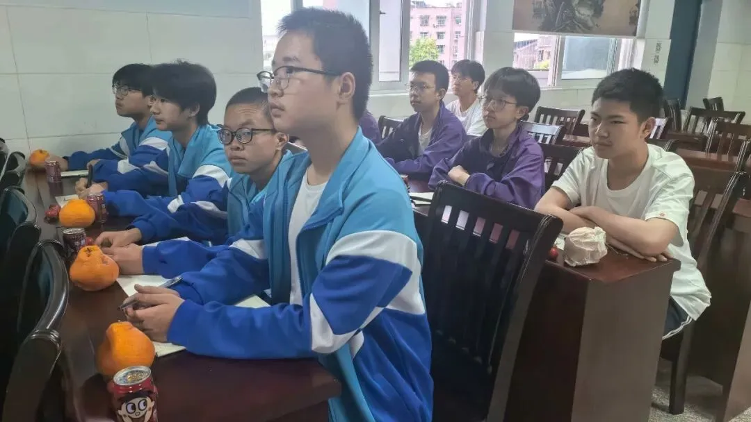 凝心聚力向中考,砥砺奋进创辉煌 —— 安汉中学初中部九年级特优生座谈会圆满举行 第20张