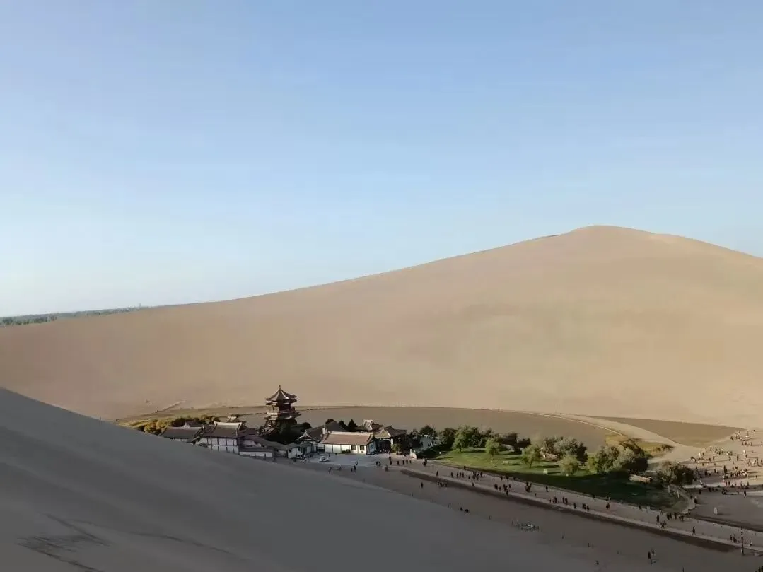 中考备考作文《穿越沙海的勇气》 第1张