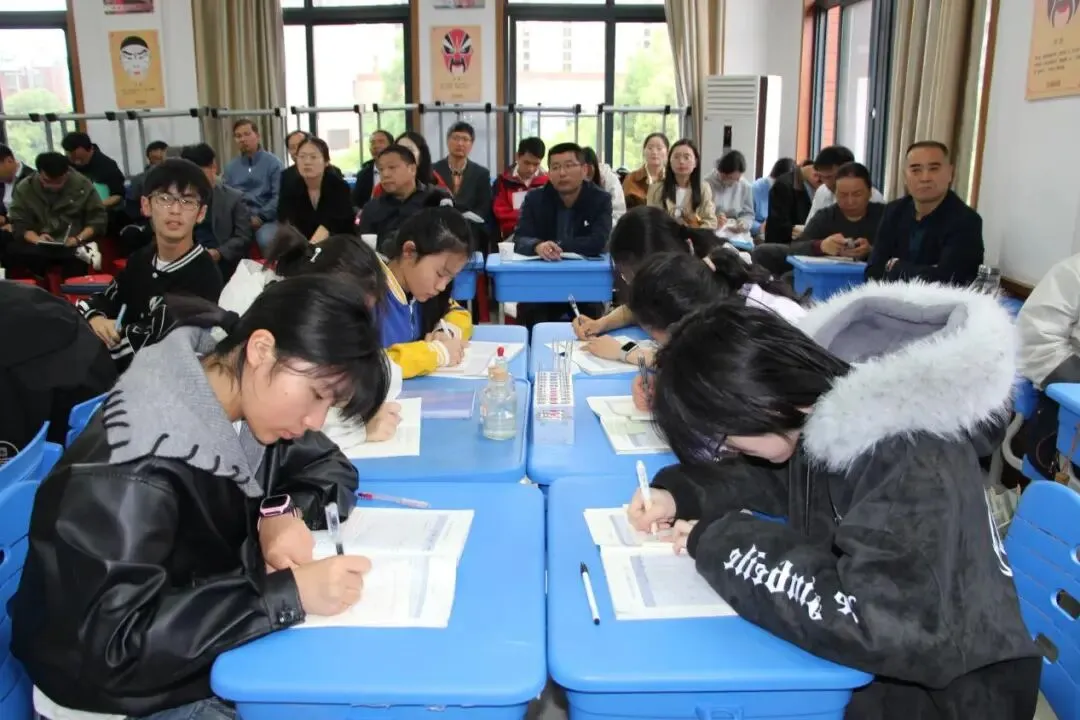 精研真题明方向 靶向施策促提升——长丰县2026届九年级化学学科中考二轮复习备考研讨会在北城力高学校成功举办 第14张