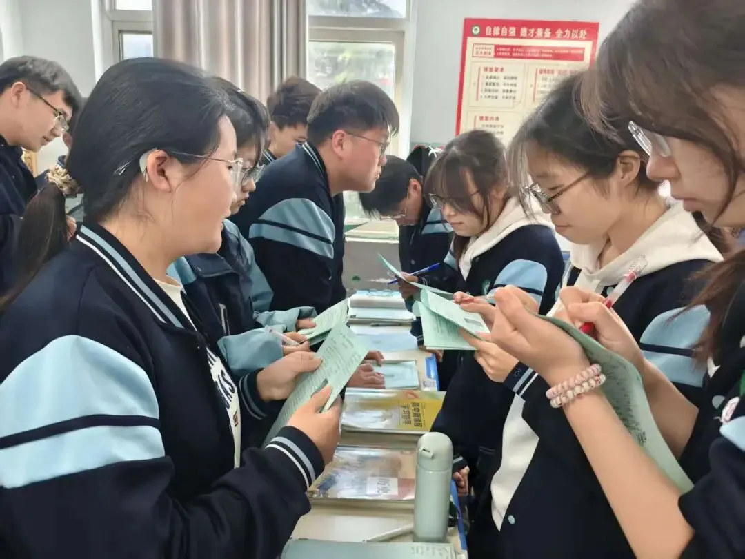 试卷讲评也能这么燃!这节历史公开课,太惊艳了 第2张