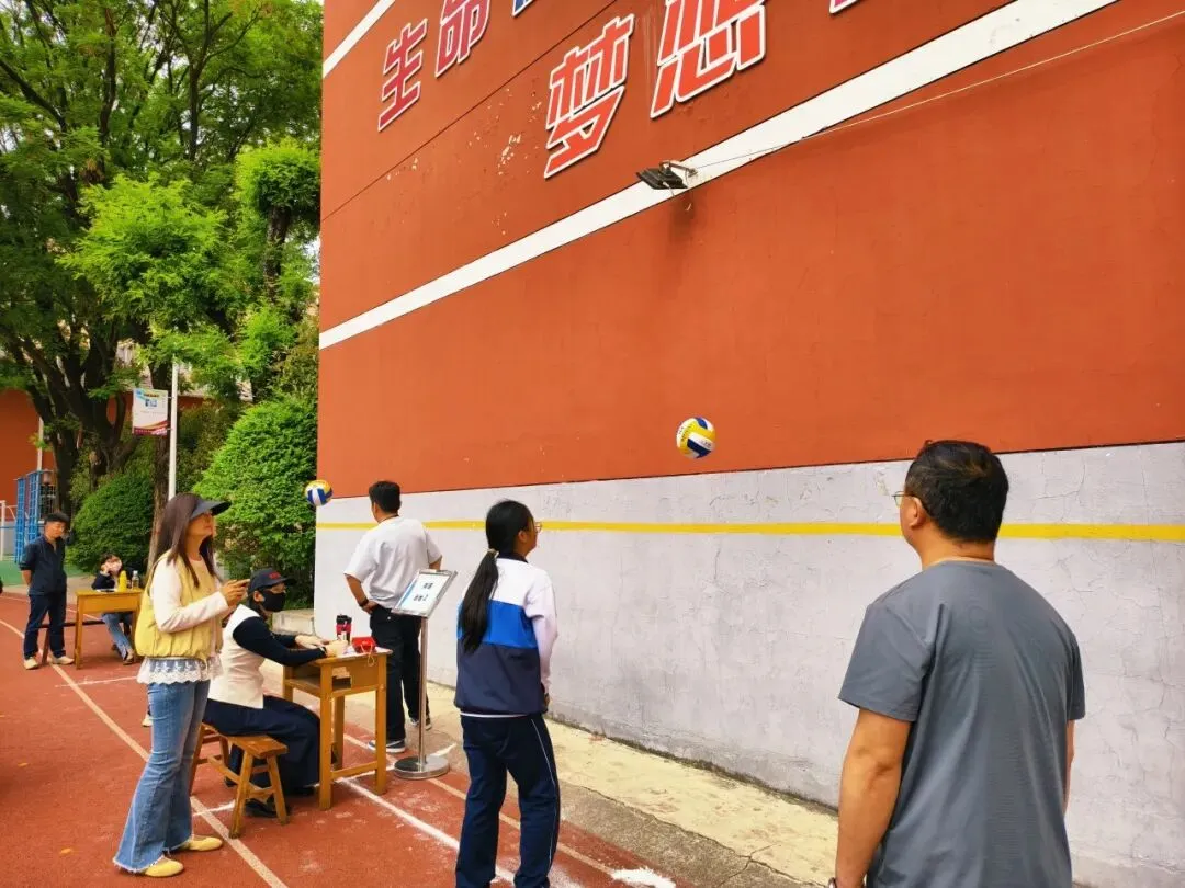 以测促练备中考 砺志强体展风采——兴平市高新第一中学中考体育模拟测试圆满完成 第14张