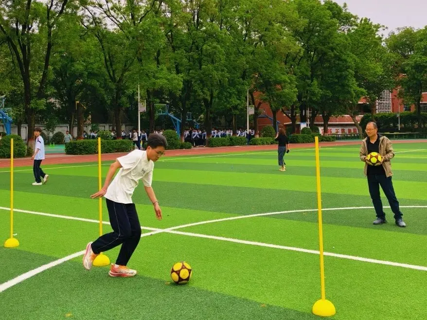 以测促练备中考 砺志强体展风采——兴平市高新第一中学中考体育模拟测试圆满完成 第15张