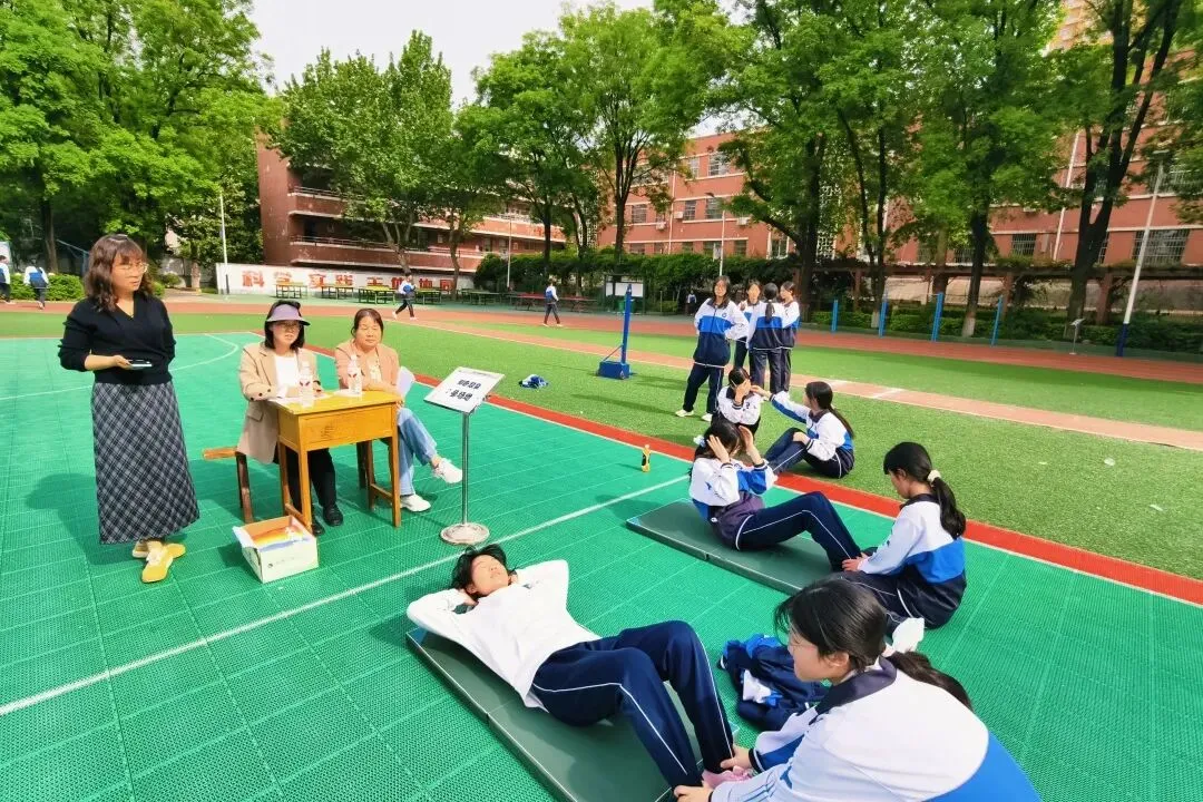 以测促练备中考 砺志强体展风采——兴平市高新第一中学中考体育模拟测试圆满完成 第20张