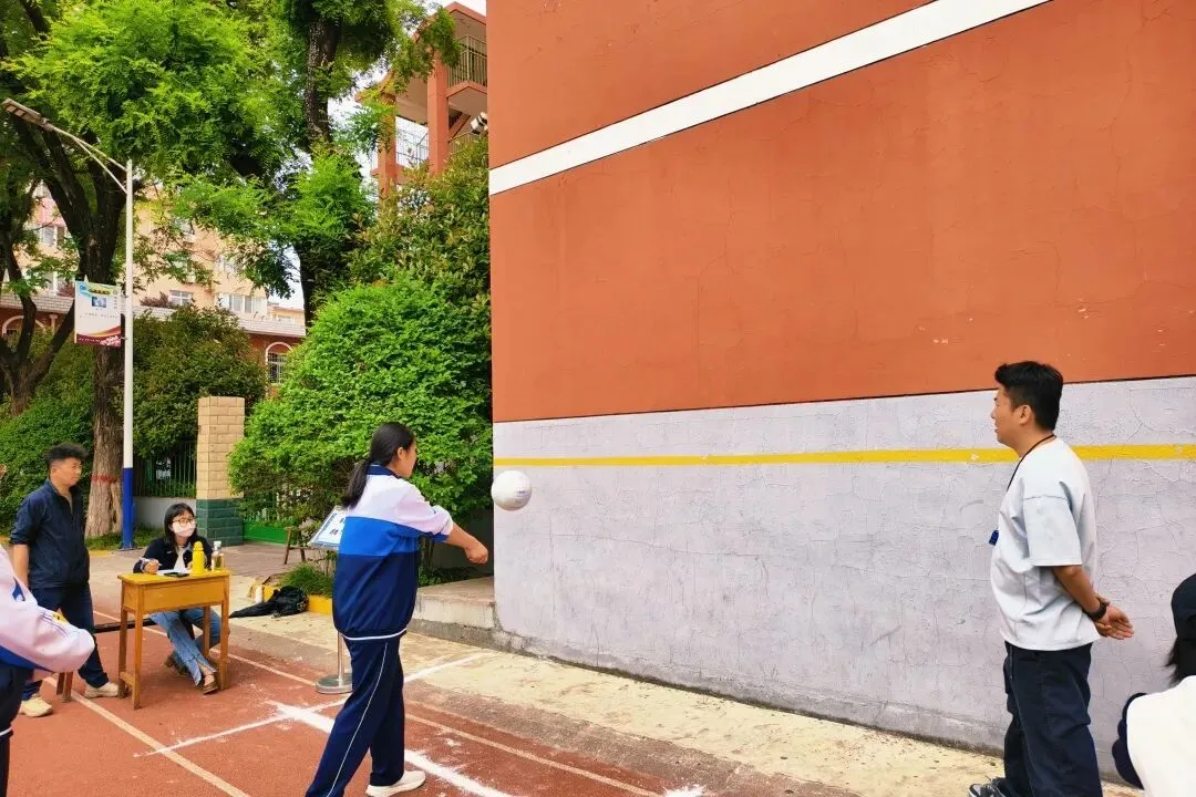 以测促练备中考 砺志强体展风采——兴平市高新第一中学中考体育模拟测试圆满完成 第22张