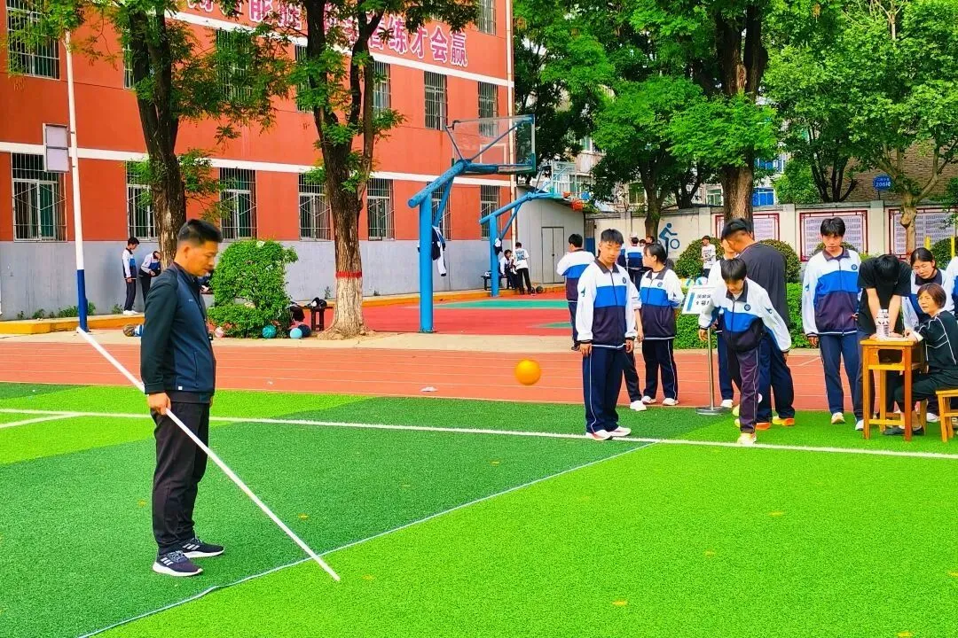 以测促练备中考 砺志强体展风采——兴平市高新第一中学中考体育模拟测试圆满完成 第24张