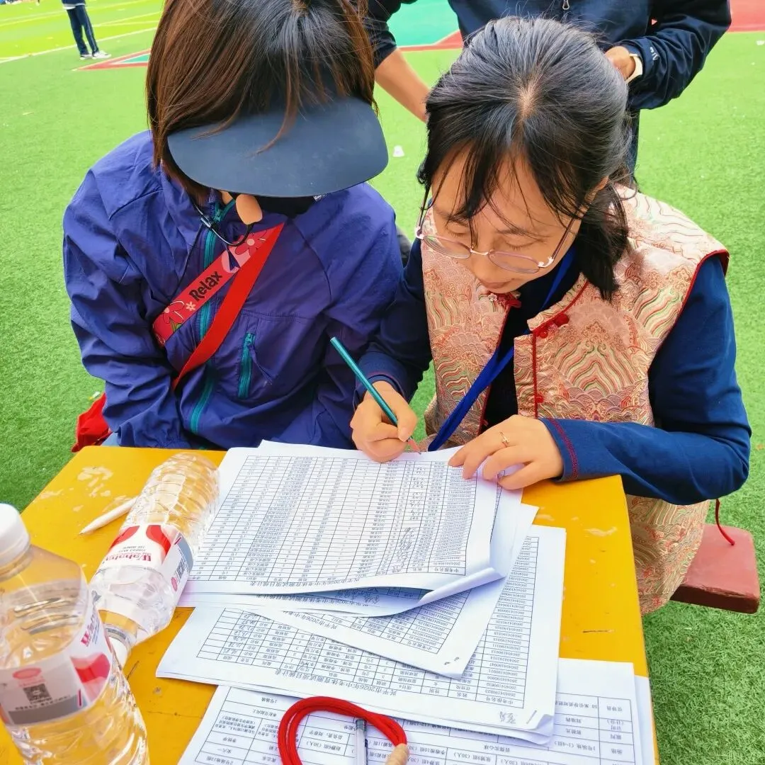 以测促练备中考 砺志强体展风采——兴平市高新第一中学中考体育模拟测试圆满完成 第26张