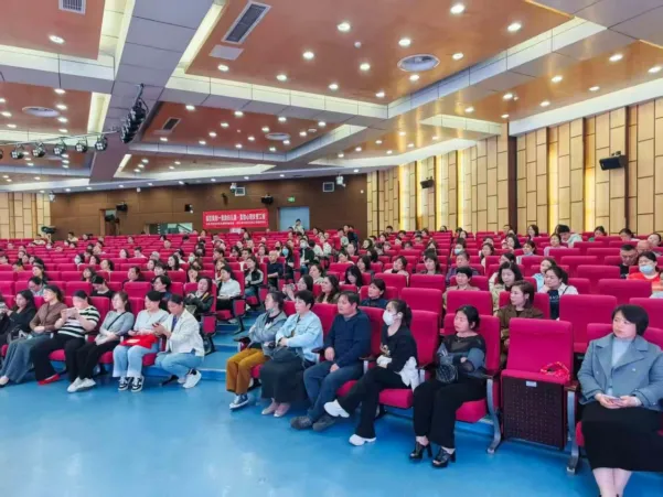 中考赋能,暖心护航——中考生家长考前心理调适赋能讲座圆满举办 第3张