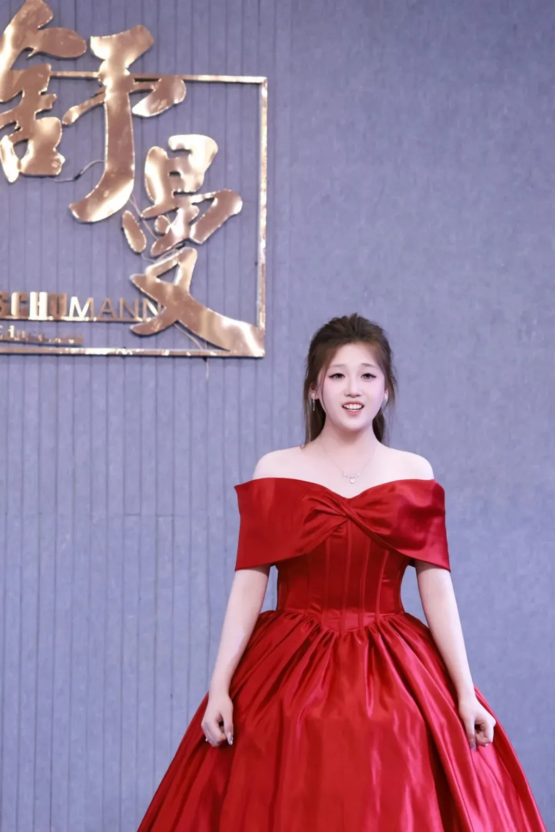 舒曼音乐模拟考 | 第一次穿上礼服,站上舞台.有点紧张,但这一步,TA们走得很认真! 第3张