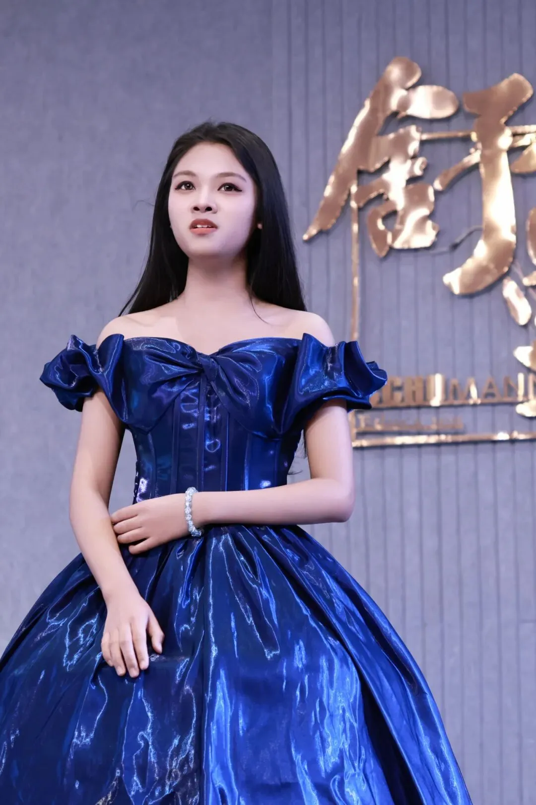 舒曼音乐模拟考 | 第一次穿上礼服,站上舞台.有点紧张,但这一步,TA们走得很认真! 第6张