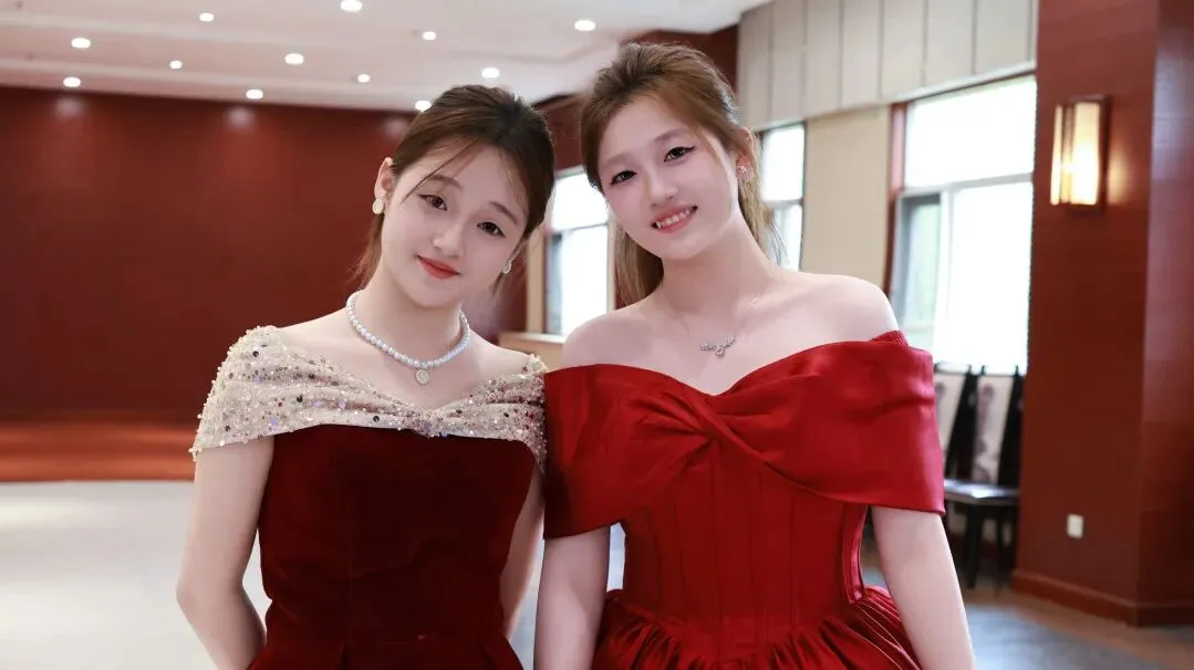舒曼音乐模拟考 | 第一次穿上礼服,站上舞台.有点紧张,但这一步,TA们走得很认真! 第18张