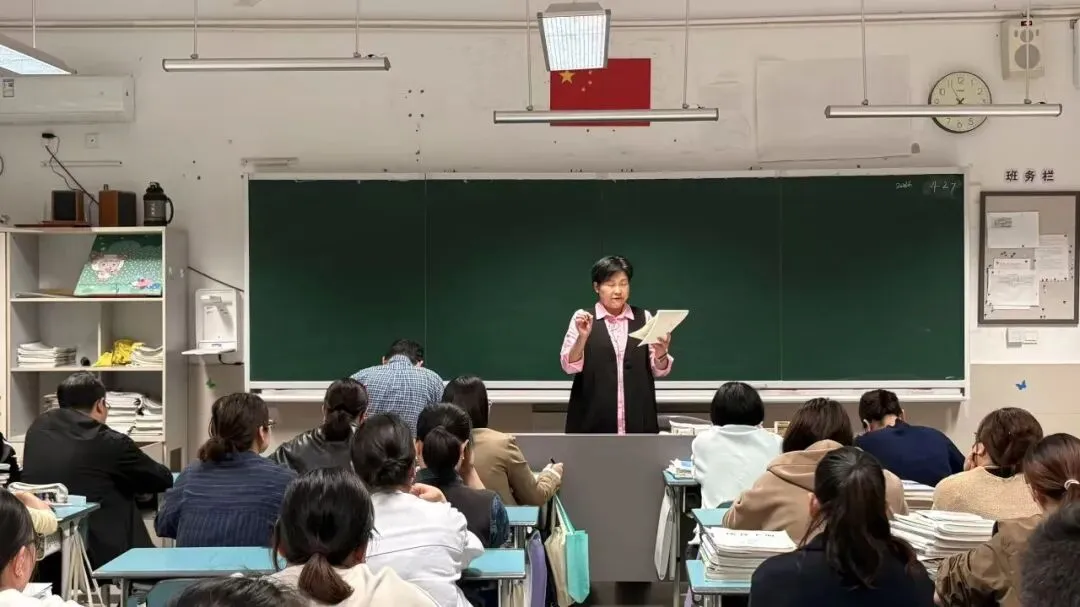 家校同心助前行 温情护航迎中考 ——舟山一初召开九年级期中家长会 第14张