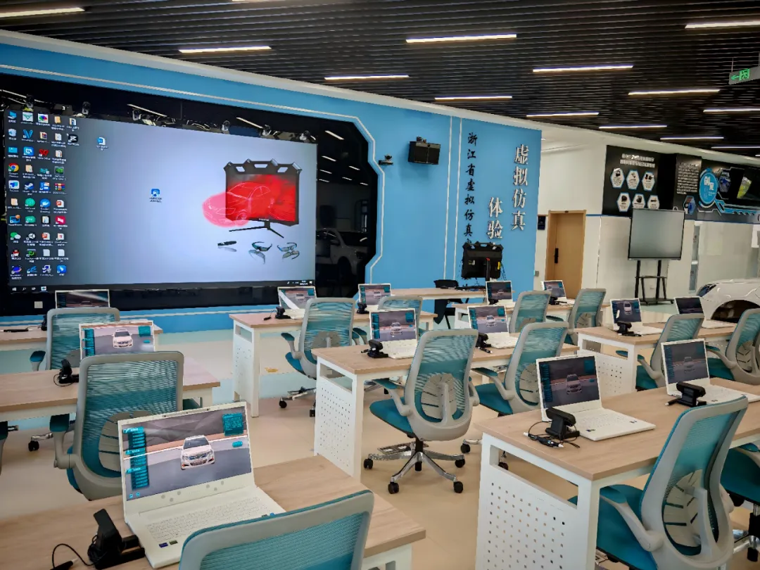 从职高生到985高校博士、从中考失利到世界冠军……杭州这所高中让每一个“死磕”专业的孩子,都有可能成为下一个“张雪” 第23张