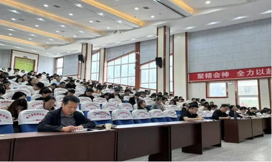 精研细析明方向 凝心聚力备中考——我县九年级一模数学分析会圆满召开 第2张