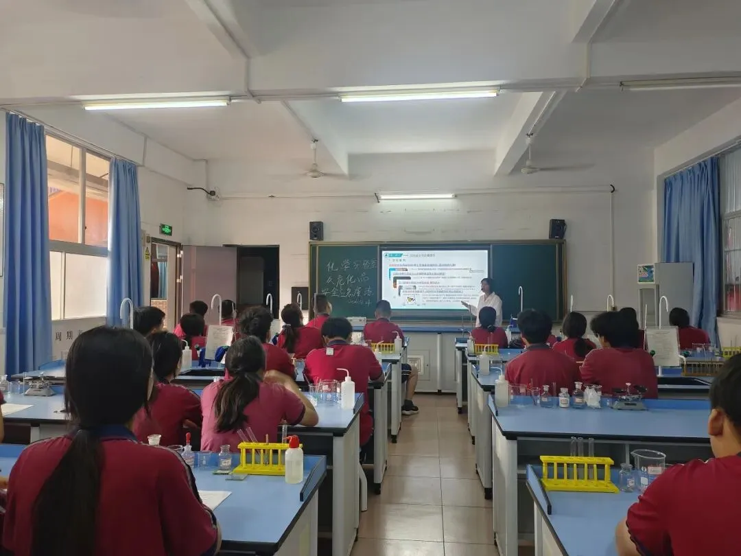 筑牢安全防线 护航中考实验——德恩学校初三理化生实验操作安全演练纪实 第6张