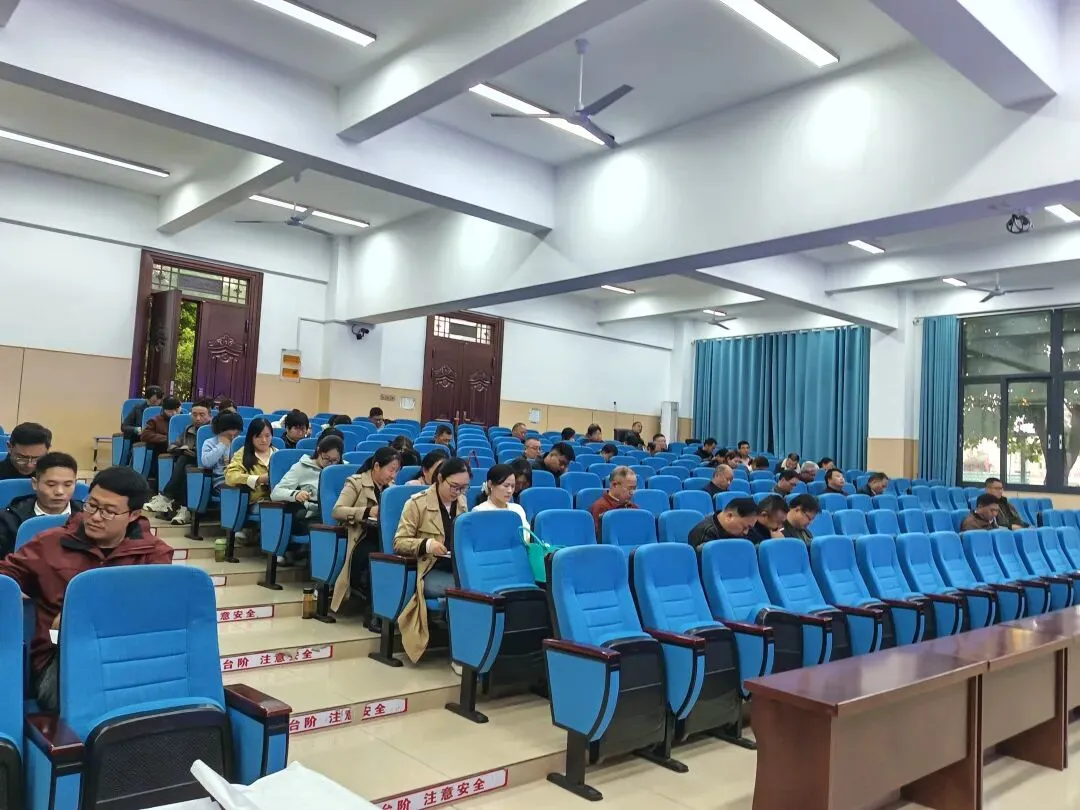 凝心聚力 冲刺中考——霍邱二中初中部与户胡中心校联合召开毕业班后期工作布置会 第15张