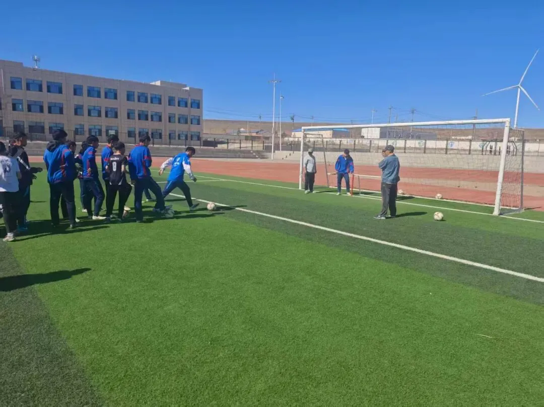 【阳光体育】阿巴嘎旗中学初三年级体育模拟考试圆满落幕 第12张