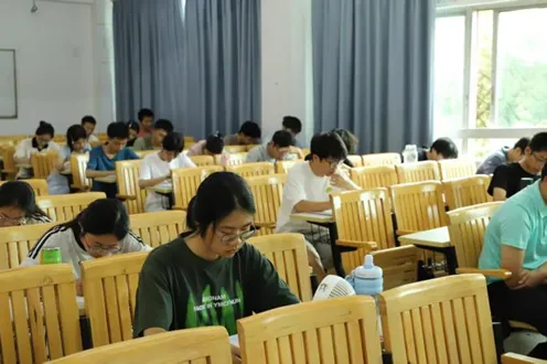 四六级备考摸不着北?校会君带模拟考来救场啦! 第3张