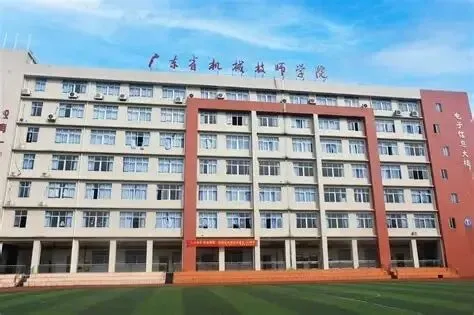 中考季临近,不少家长与学生为升学择校发愁(四) 第1张