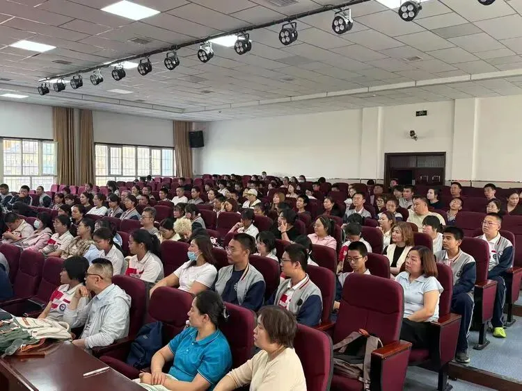 家校同心 冲刺中考|市八中开展中考最后50天备考专题讲座 第3张