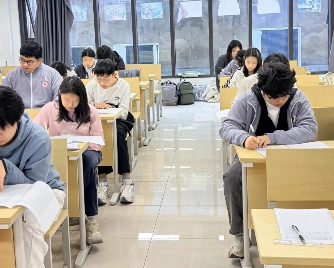 期中考况 | 上海震职融高期中考试有序进行中 第9张