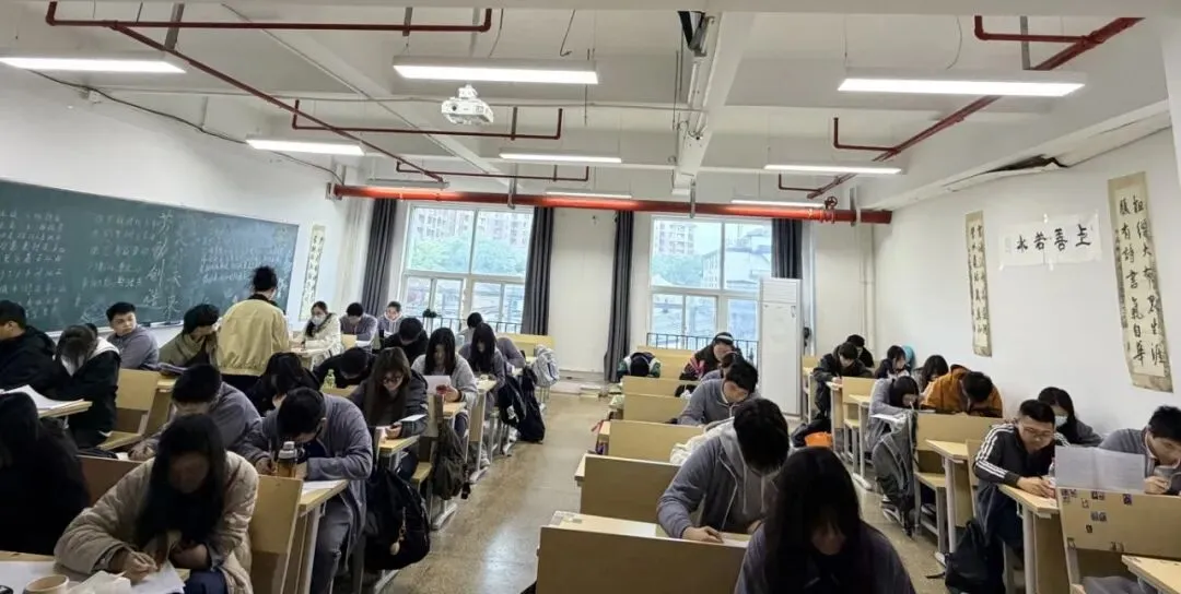 期中考况 | 上海震职融高期中考试有序进行中 第11张