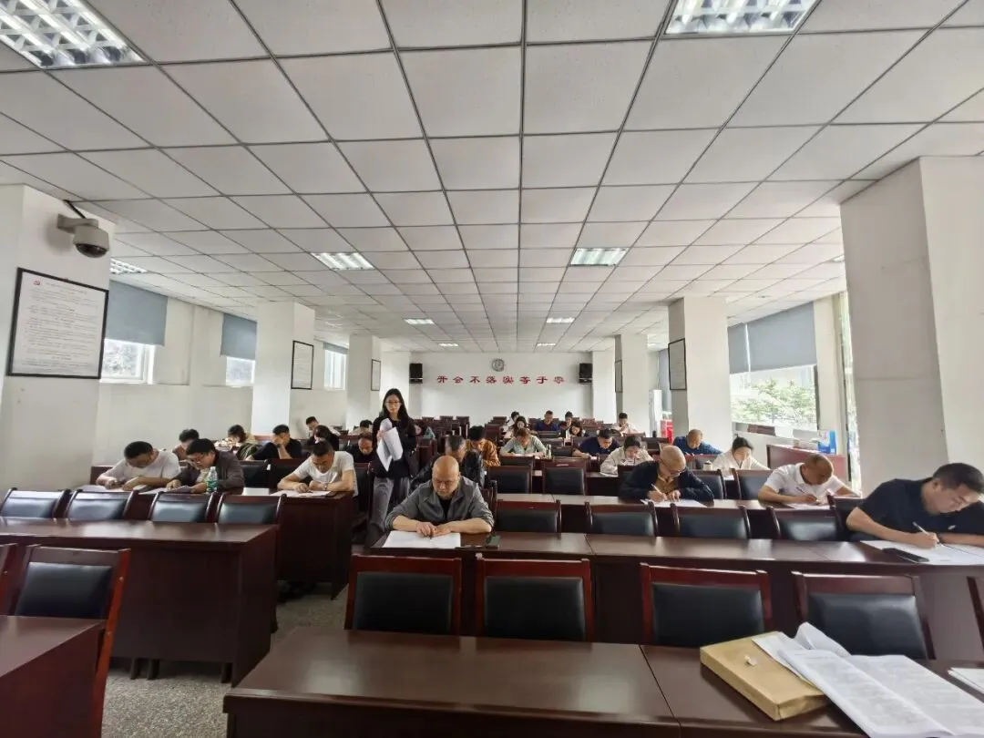 以测促学强本领·以练备战迎考试——都江堰市顺利开展2026年社会工作职业资格第一轮线下测验 第6张