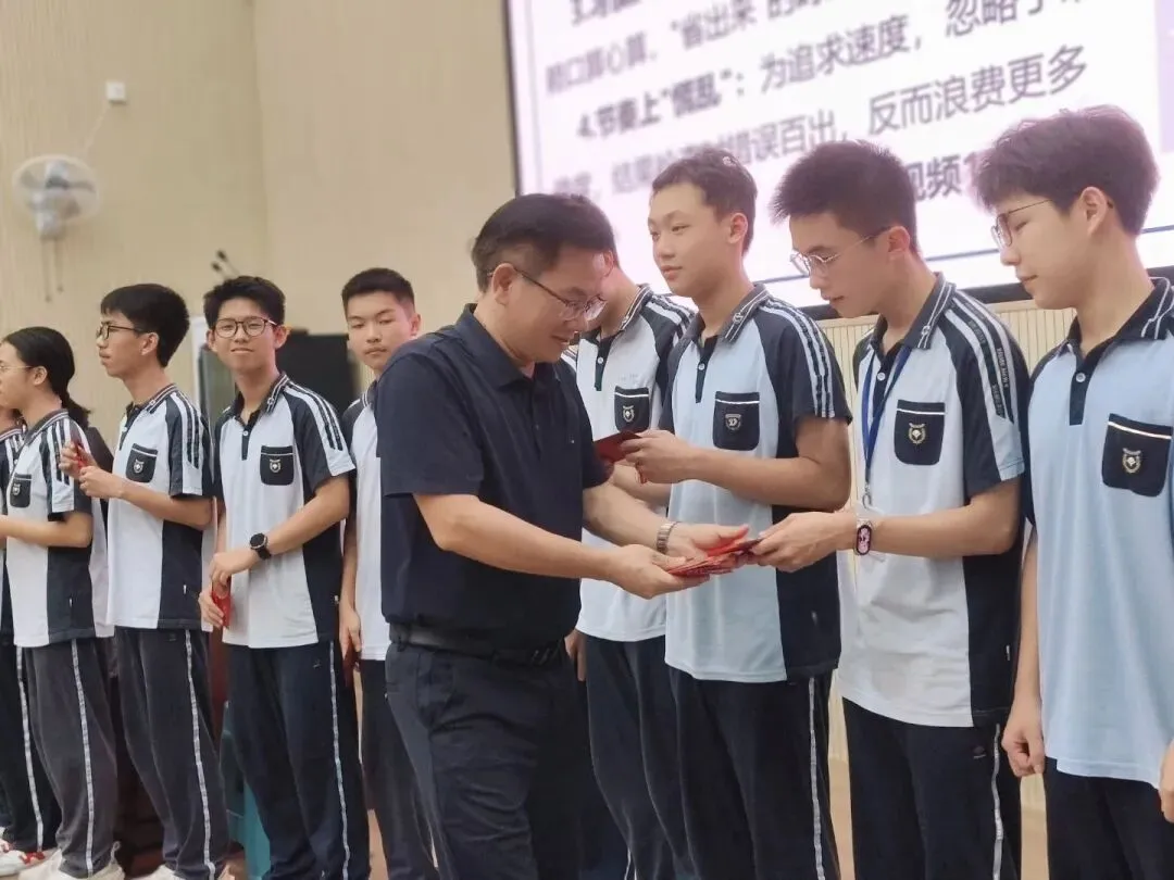 马到成功定有我——南宁市碧翠园学校中考备考心理支持讲座 第7张