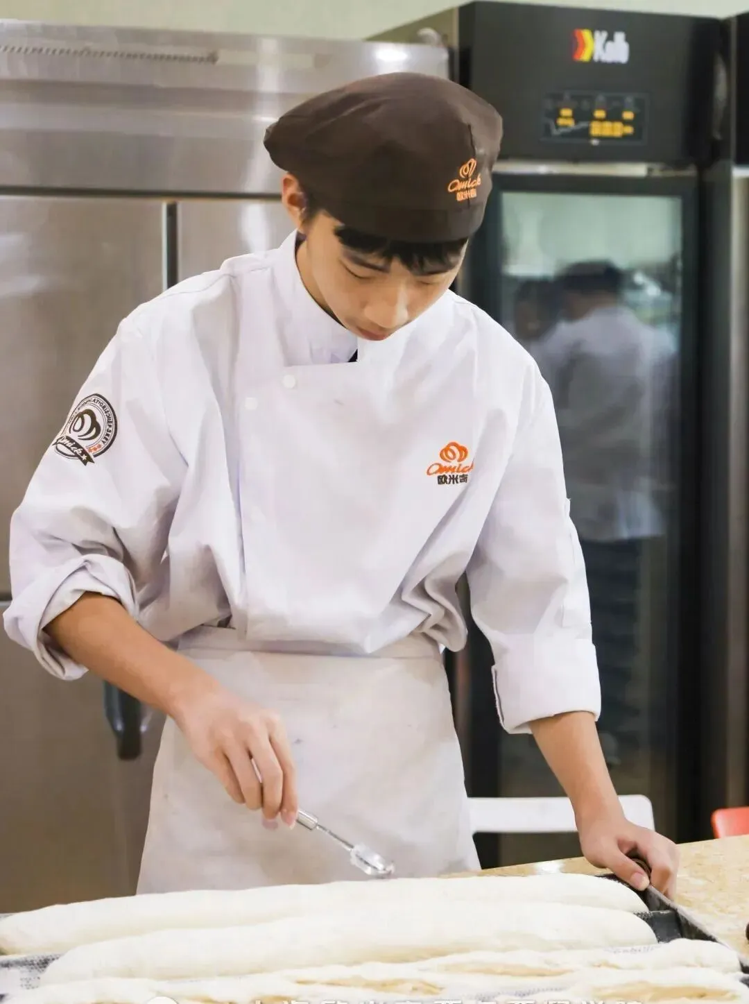 别等中考落榜才追悔莫及!初中生另有一条优质出路,福州欧米奇学技能,此刻知晓正当时! 第18张