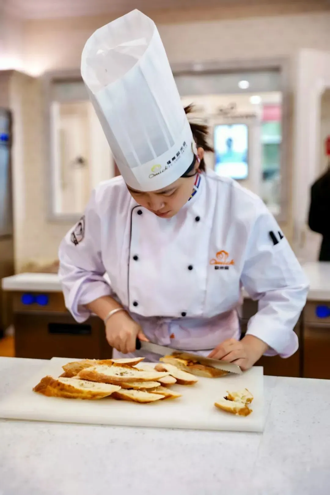 别等中考落榜才追悔莫及!初中生另有一条优质出路,福州欧米奇学技能,此刻知晓正当时! 第28张