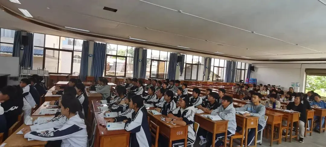 深耕课堂展风采 精准施策备中考——工作室成员主讲晋宁区教研活动(云南省杨建萍政治工作室活动简讯 第97期) 第1张