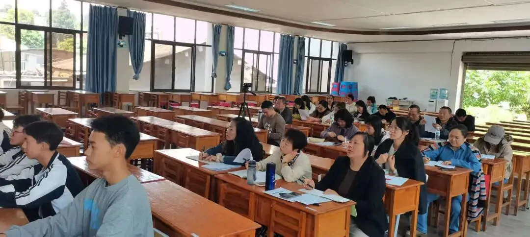 深耕课堂展风采 精准施策备中考——工作室成员主讲晋宁区教研活动(云南省杨建萍政治工作室活动简讯 第97期) 第5张