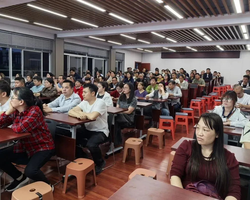 【家长学校】凝心聚力备战中考——实中教育集团于城中学召开九年级家长会 第21张
