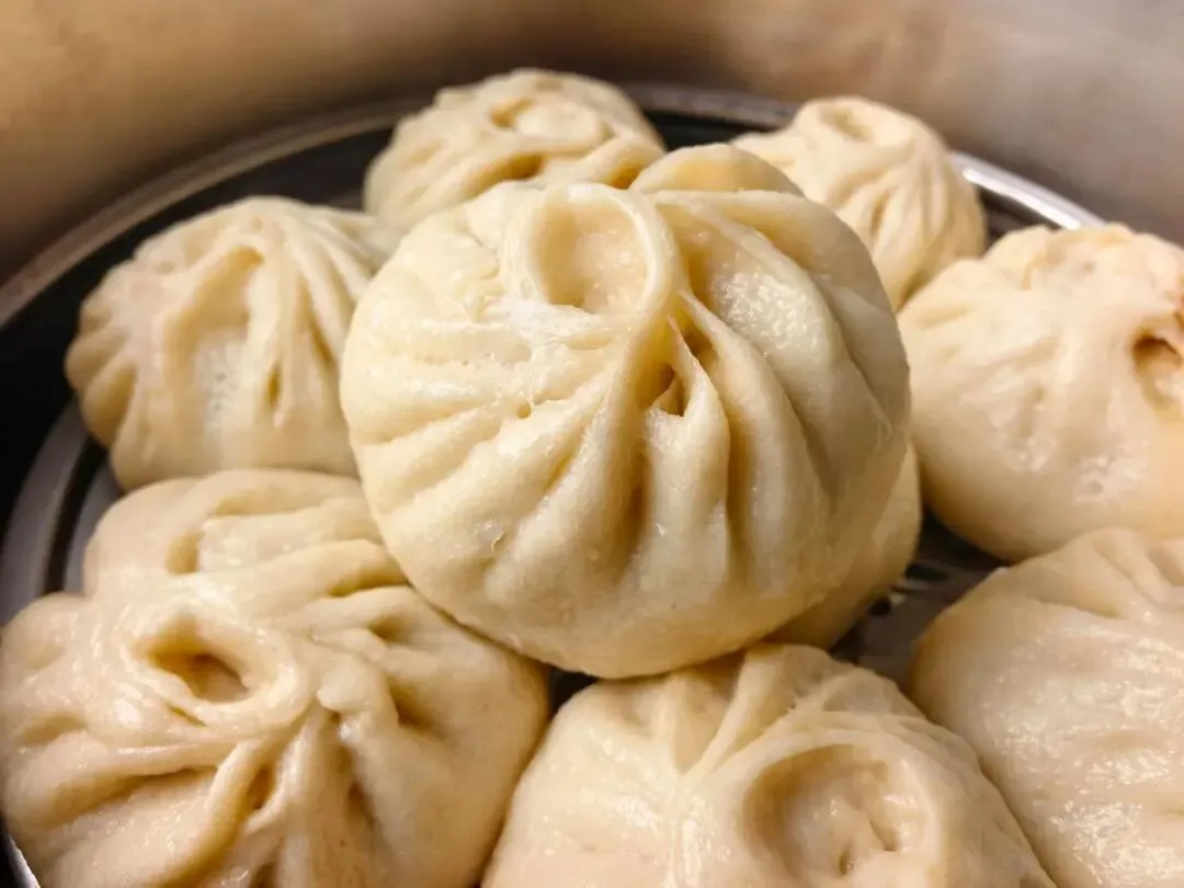 中考倒计时!初三儿子早餐不费妈,一小时蒸大包子,皮薄馅儿多 第1张