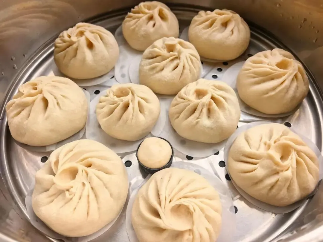 中考倒计时!初三儿子早餐不费妈,一小时蒸大包子,皮薄馅儿多 第6张
