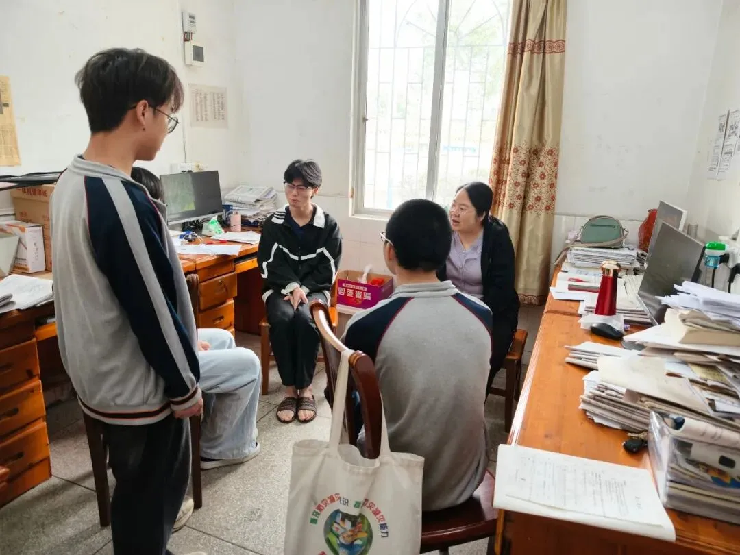 凝心聚力析模考,精准施策战高考——梅青中学2026届高三第三次考情分析会顺利召开 第20张