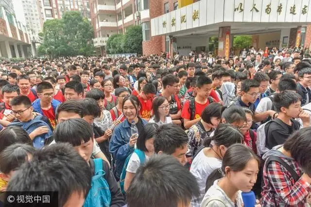 别被出生率暴跌迷了眼,未来10年中考高考恐怕会更卷:老父母进来看这张统计表 第2张